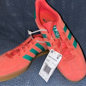 Adidas Men’s Gazelle Indoor in Preloved Scarlet/Court Green colorway, Size: 7.5